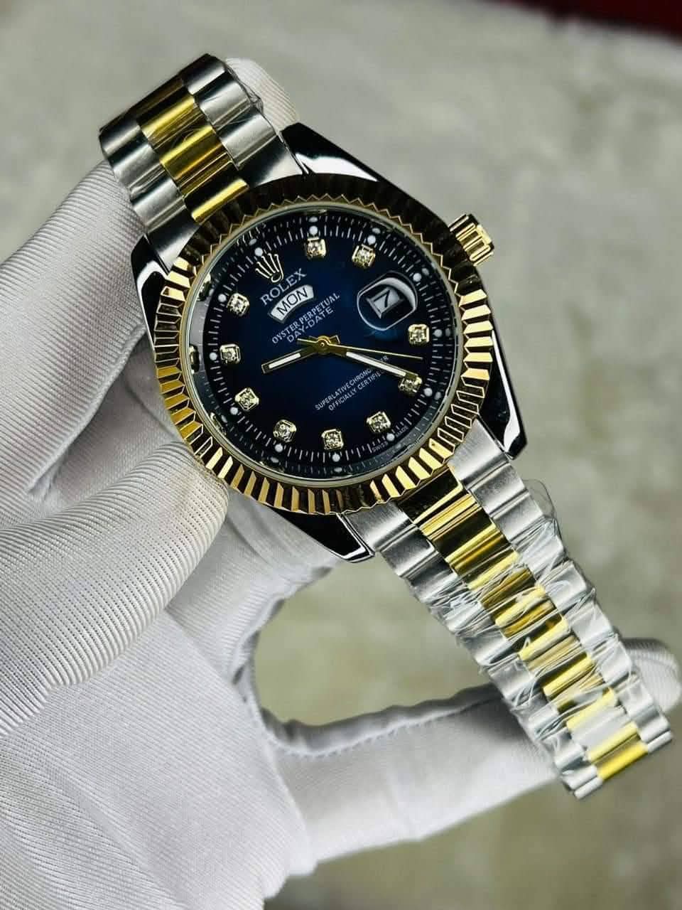 Gold Quartz Watch For Men